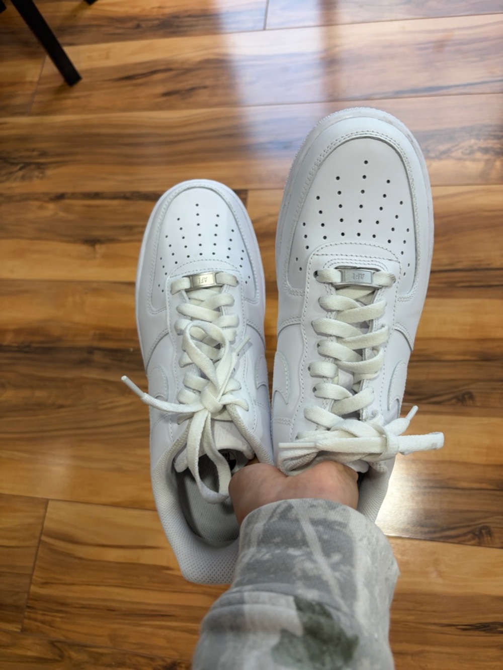 Nike Men’s White Low-Top Leather AF1/Air Forces-sneakers - Picture 11 of 11